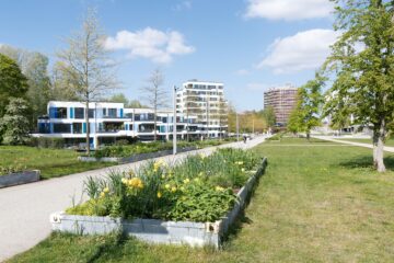Matthias - 1. Dienstag Wilhelmsburger Inselpark 03.05.2022 - Steril mit Blumenbeet
