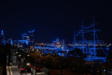 Joachim Klein - Blue Port 25.08.2022 - Hamburger Hafen Blue Night Blick Elbphi