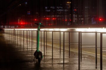 Bodo Jarren - Straßenbeleuchtung I 12.01.2023 - Einsamer Roller