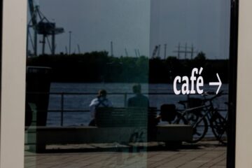 Bodo Jarren - Spontane Tour Hafen City 18.05.2023 - Dort geht es zu Cafe
