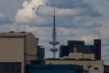 Bodo Jarren - Kronprinzkai 30.06.2023 - Blick auf den Fernsehturm