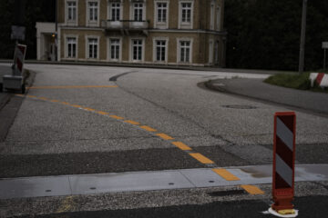 Hartmut Teschemacher - Challenge 86: 04.09 - 17.09.2023 - Kurve mit Haltelinie