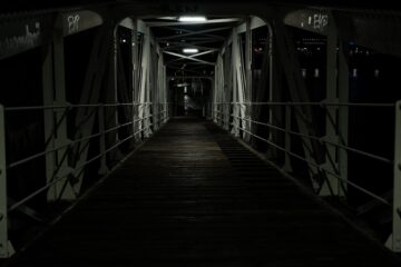 Brigitte - Nachtfotografie Oberhafen 29.09.2023 - Auf zum Anleger