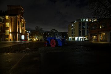 Bodo Jarren - Barmbek Nord Nacht 21.11.2023 - Blaue Straßenwalze