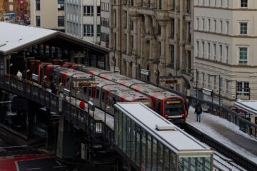 Bodo Jarren - Rödingsmarkt 02.12.2023 - Zwei Bahnen im Hof