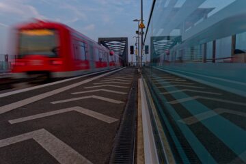 Brigitte - HafenCity Universität - 03.03.2024 - Motivsuche aufm Bahnhof