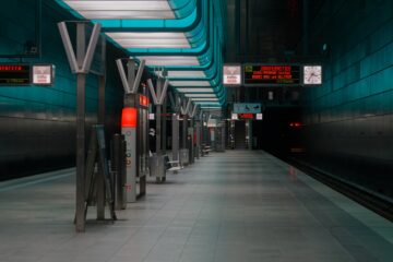 Bodo Jarren - HafenCity Universität - 03.03.2024 - Leerer Bahnsteig