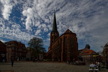 Bodo Jarren - Buxtehude - 06.06.2024 - St. Petri Platz mit Kirche