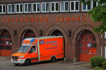 Bodo Jarren - Zollhafen Veddel - 07.05.2024 - Ein oder Ausfahrt