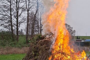 Peter Weise - Challenge 127: 31.03 - 13.04.2025 - Unser Osterfeuer