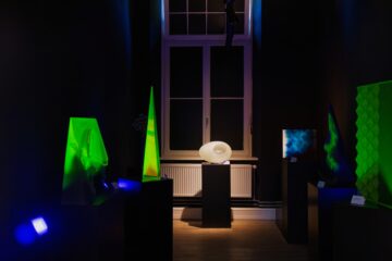 Bodo Jarren - Glasmuseum I - 15.05.2025 - Blick in den dunklen Raum