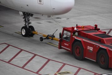 Bodo Jarren - Flughafen - 05.06.2025 - Hier wird gepullt