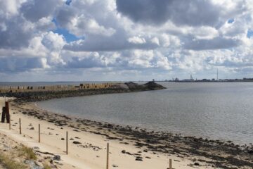 Bodo Jarren - Cuxhaven -14.09.2025 - Blick an der Kugelbarke vorbei