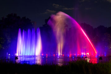 Matthias - Wasserlichtspiele -30.09.2025 - Rot blau weiß