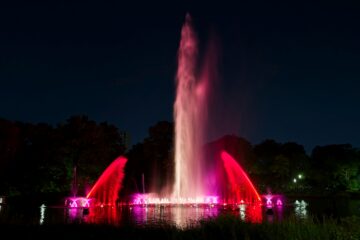 Matthias - Wasserlichtspiele -30.09.2025 - Rot weiß sehr hoch
