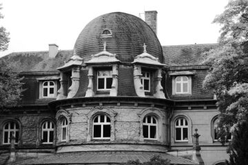 Peter Weise - Ohlsdorfer Friedhof S/W - 12.10.2025 - Verwaltung