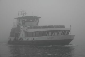 Brigitte - Challenge 146: 24.11 - 07.12.2025 - Das tut gut, Hafenfähren im Nebel