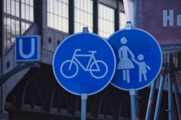 Bodo Jarren - Thementour Blau - 02.03.2026 - Fahrrad vor Familie