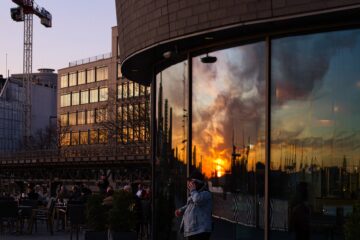 Brigitte - Thementour Blau - 02.03.2026 - Blaue Stunde in der Spiegelung