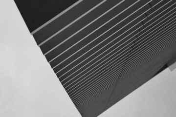 Brigitte - Fotoaufgaben - 02.04.2026 - Architektur, einfach verk...