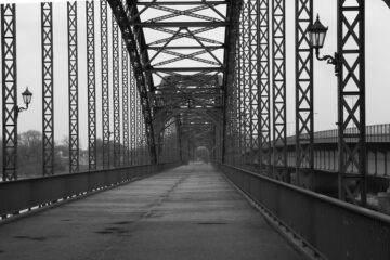 Wolfgang Scheffler - Challenge 158: Schwarz Weiß - 08.06 - 21.06.2026 - Alte Elbbrücke
